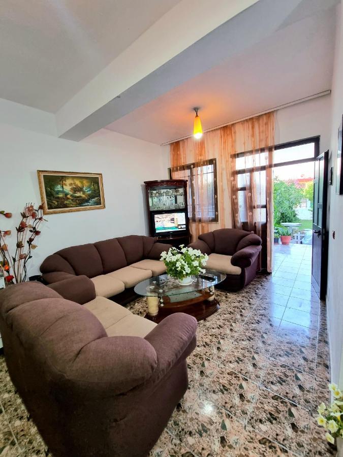 Guest House Vila Elezi Durrës Kültér fotó
