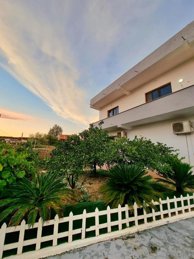 Guest House Vila Elezi Durrës Kültér fotó